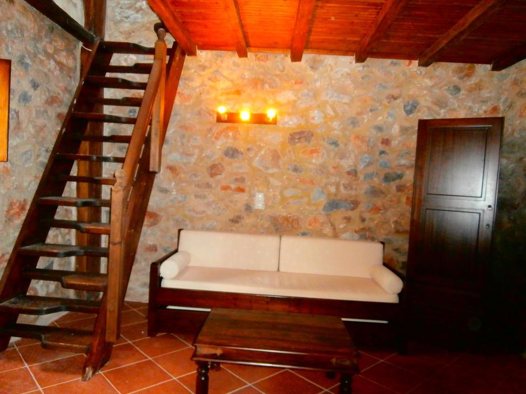 Pirgoi Edem Hotel Pyrgos Dirou Phòng bức ảnh